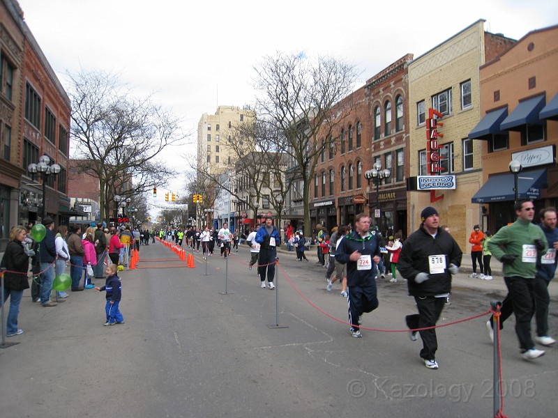 Shamrocks-Shenanagians-08 220.jpg - Still going, this is the second lap, still shuffling along. You can do it!